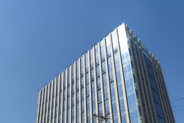 亞廈股份收盤上漲105%滾動市盈率1935倍(圖1)