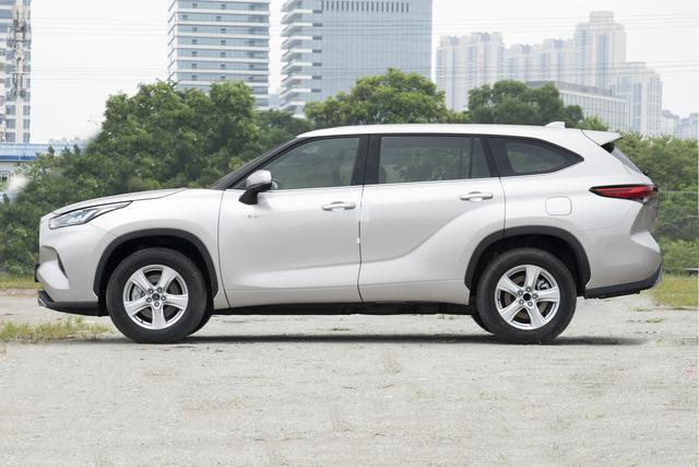 九游官網入口：廣汽豐田漢蘭達實測續航12892公里油耗6升高品質家用SUV(圖3)