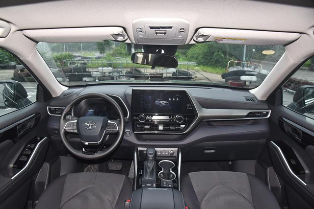 九游官網入口：廣汽豐田漢蘭達實測續航12892公里油耗6升高品質家用SUV(圖5)