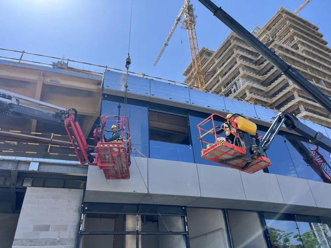 主體結構封頂！黃浦江畔新地標“加載中”