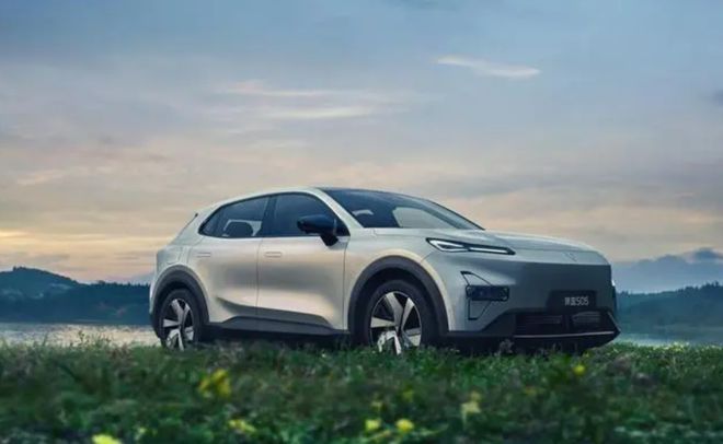 九游官網入口：長安深藍S05正式上市1199萬真香價：刷新同級車型智能交互新高度(圖8)