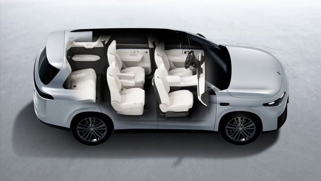 九游app：榮獲十佳車身、十佳底盤(pán)零跑C16憑何成為“六邊形戰(zhàn)士”？(圖4)