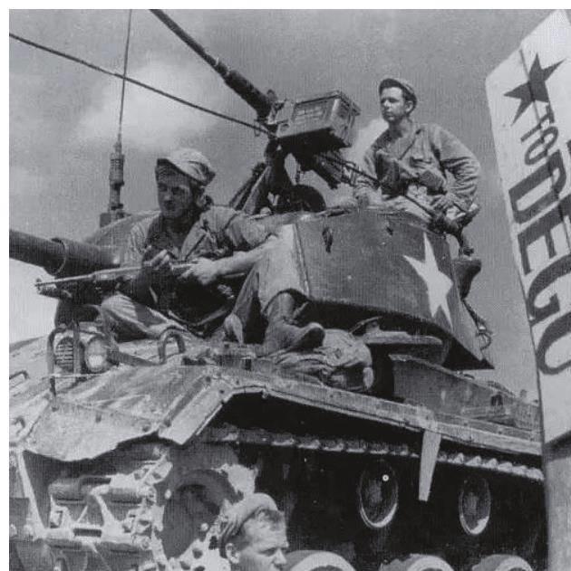 主炮口徑152毫米冷戰中的輕坦克之王——M551輕型坦克(圖1)