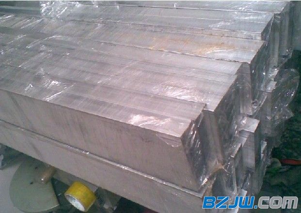 湖北清安鋁業取得鋁型材壓延側板定位工裝專利有效防止鋁型材輸送中發生偏轉