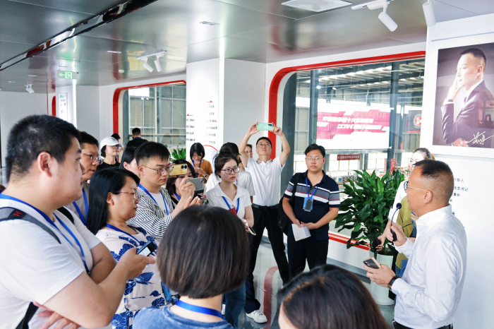 2024全國經濟媒體巴中行丨巨星銘創：讓建筑升值 走好發展新“鋁”途(圖3)