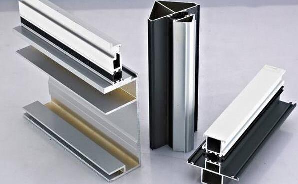 重慶西鋁東方包裝建材取得一種鋁型材加工用倒角裝置專利防止倒角作業(yè)時(shí)鋁型材傾斜、掉落