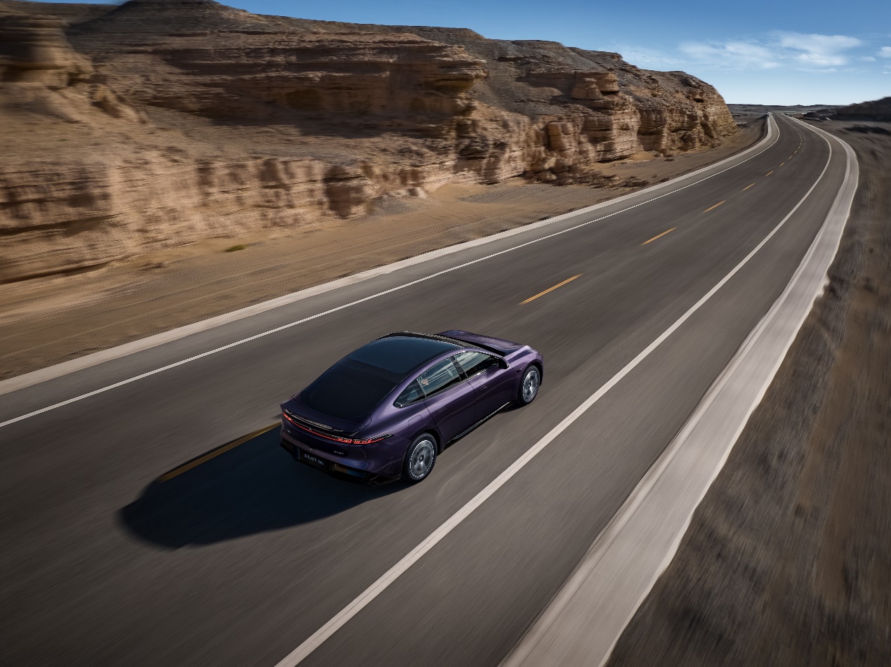 九游體育：新能源車市廝殺白熱化！10-15萬(wàn)級(jí)家轎如何用安全撕開(kāi)血路？(圖4)