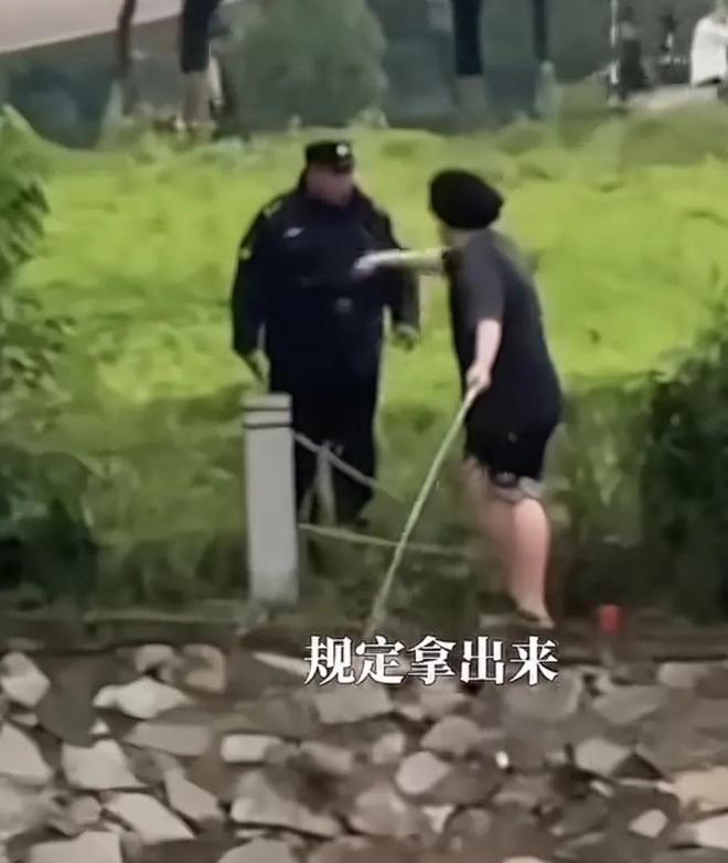 南京大學生校內釣魚落水后續：當事人回應其他學生發聲(圖2)