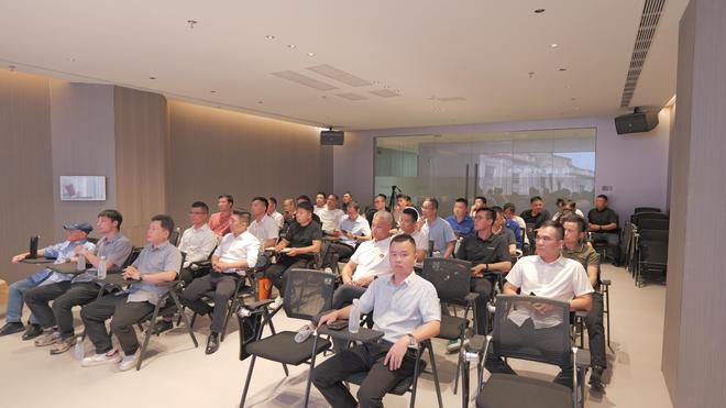 九游app：聚焦美式提拉窗系統設計及應用 佛山市門窗行業協會第十四次技術培訓交流會圓滿落幕(圖2)