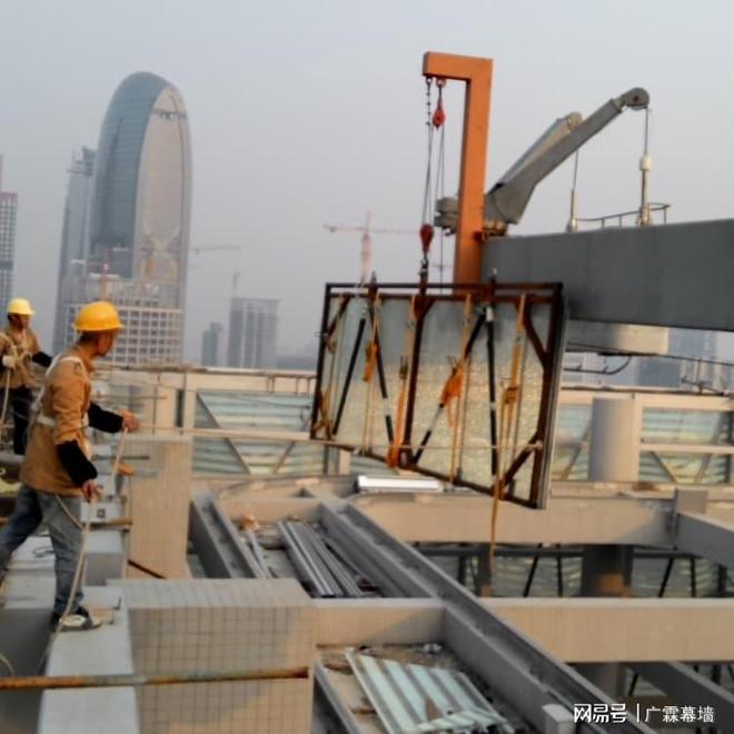 九游體育：幕墻翻新≠停業(yè)裝修！廣霖幕墻施工定制解決方案租戶零投訴秘籍