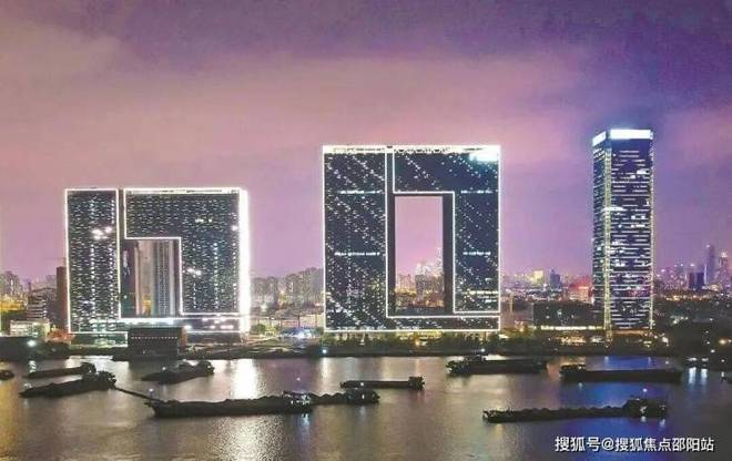 九游體育：? 熱搜爆款豪宅：?廣州之窗售樓處亮相演繹奢居新境！(圖4)