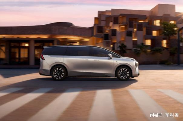 九游app：別克至境世家上市官方指導(dǎo)價4399萬~4699萬元(圖9)