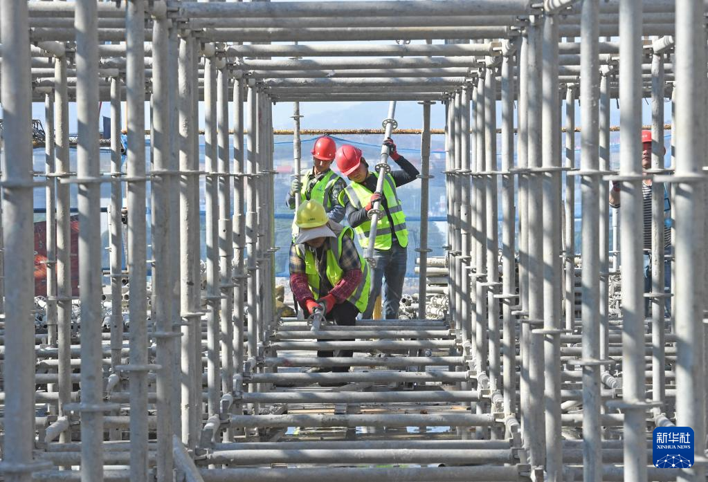 奮力沖刺“全年紅”(圖15)