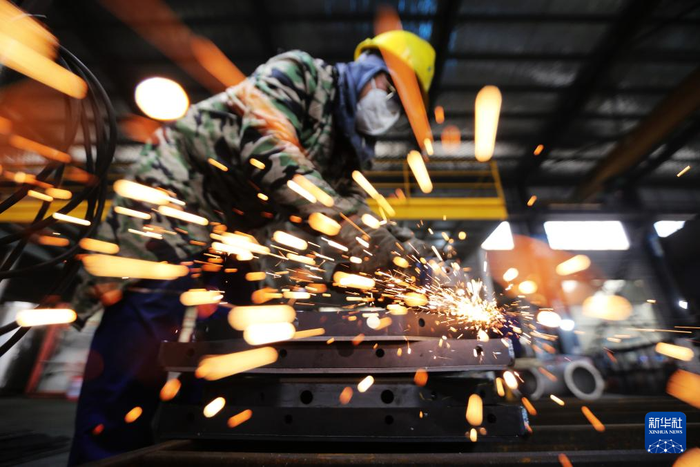 奮力沖刺“全年紅”(圖16)