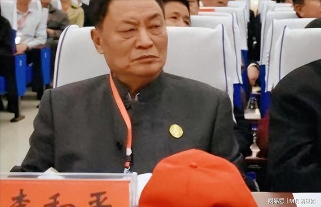 79年對越反擊戰李德生長子在敵軍陣地指示炮兵部隊：向我開炮！