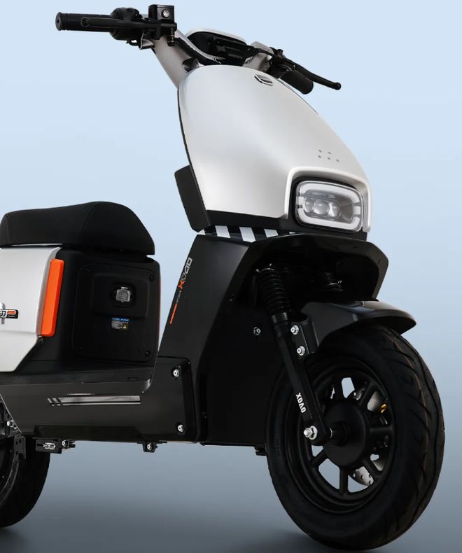 九游體育：金屬車身、小包造型！小刀發布新國標電動車還要什么九號、小牛(圖2)