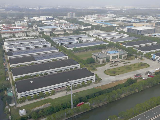 在尺寸精度形位公差控制方面哪個品牌的工業鋁型材表現最為卓越