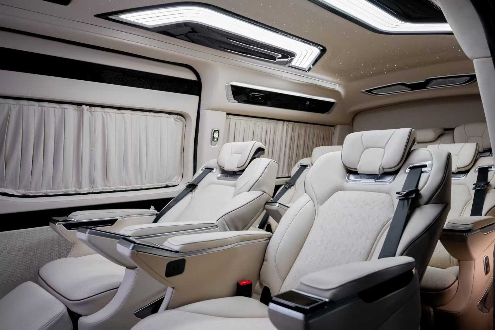 2024款豐田海獅35 V6高端商旅車新解讀(圖2)