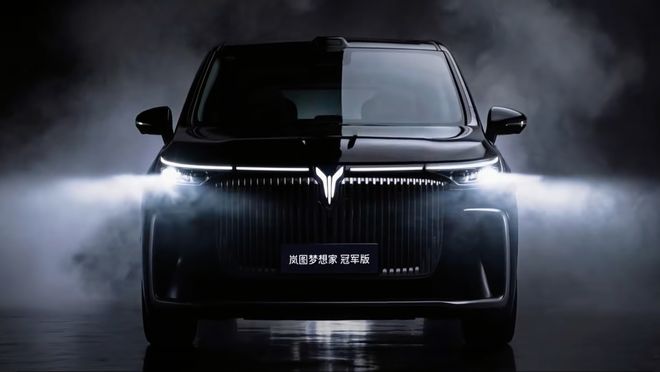 九游體育：滿血華為智駕還有百萬級底盤+智能四驅這款MPV只需3099萬！(圖3)