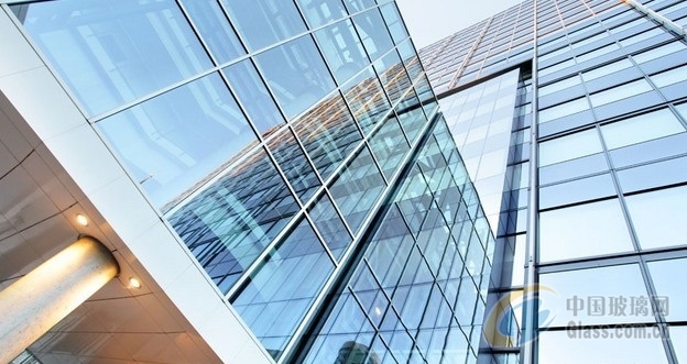 廣田集團取得新型建筑裝飾玻璃幕墻結構專利可固定不同規格厚度的玻璃(圖1)